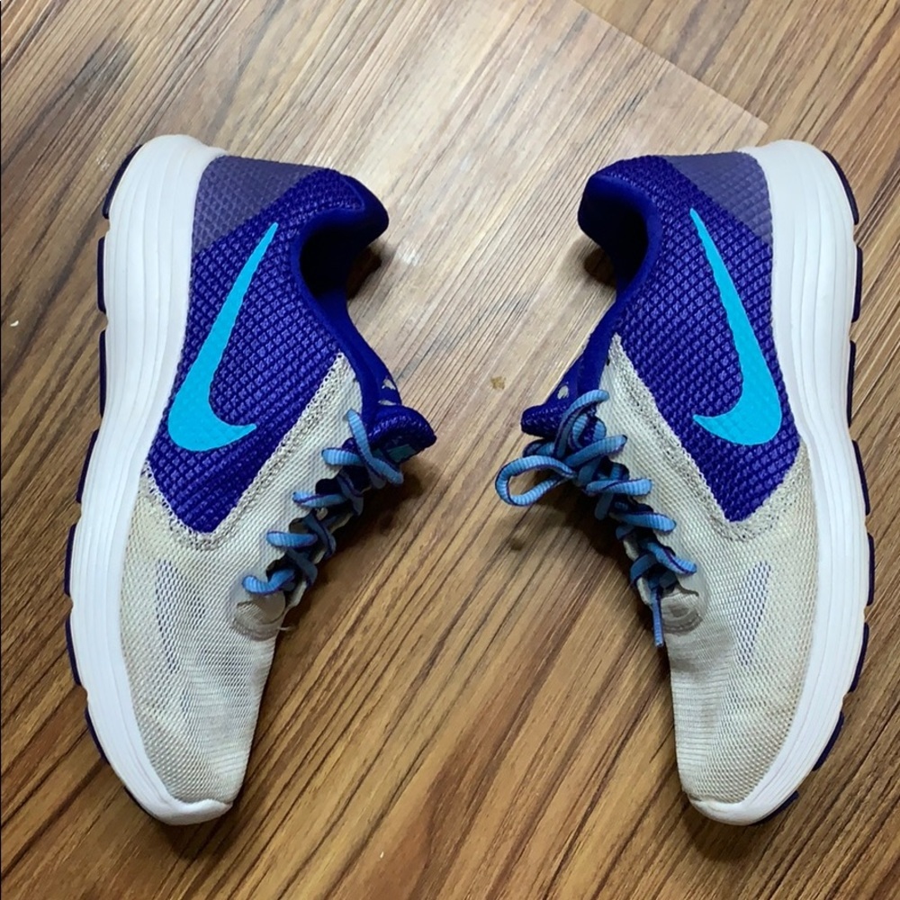 Nike Revolution 3 WMNS - Picture 2 of 9